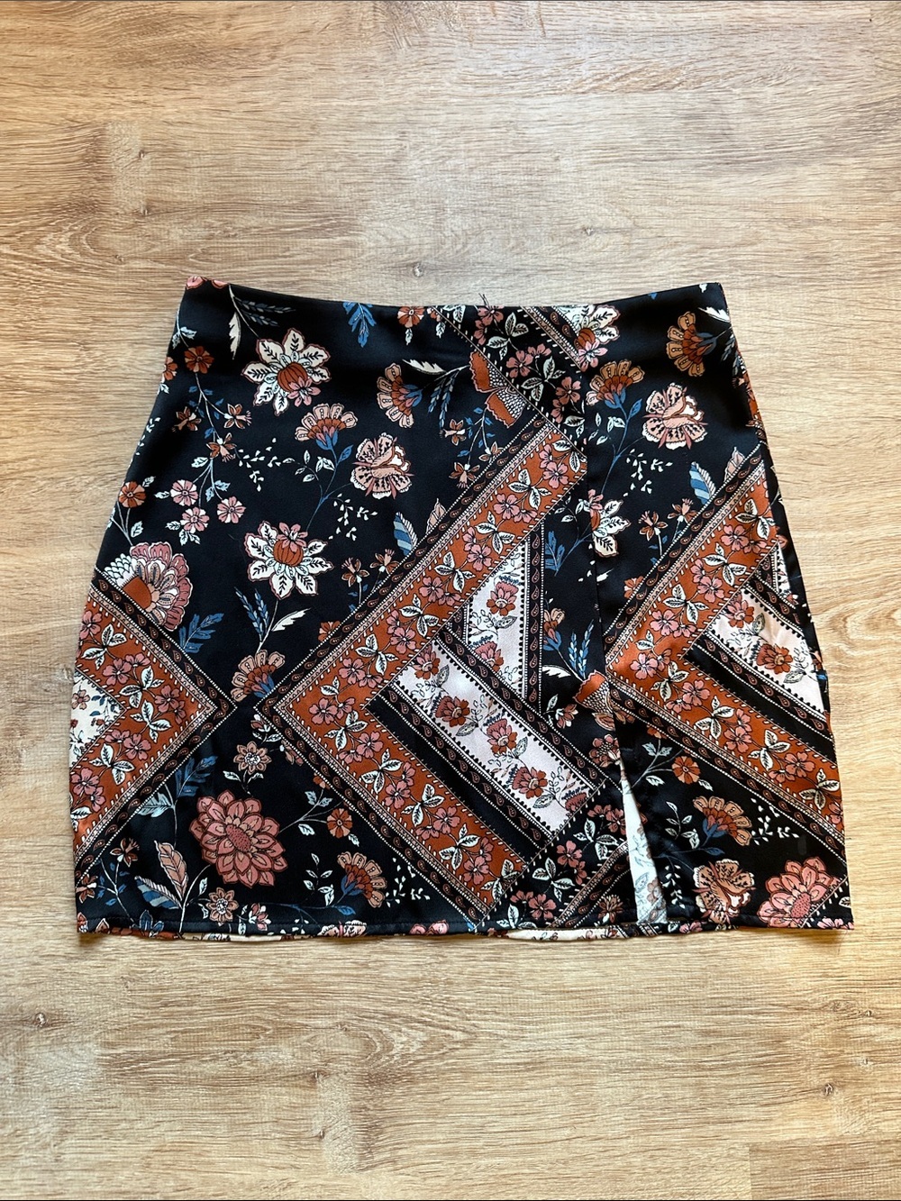 Forever 21 Black Floral Bandana Print Mini Skirt